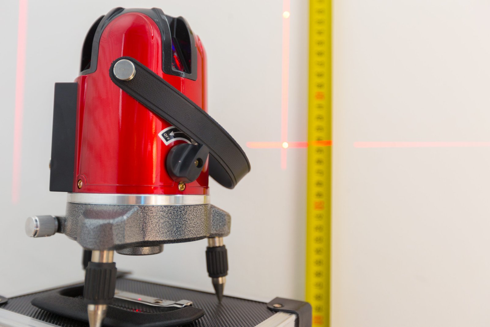 Spirit level vs electronic level comparison